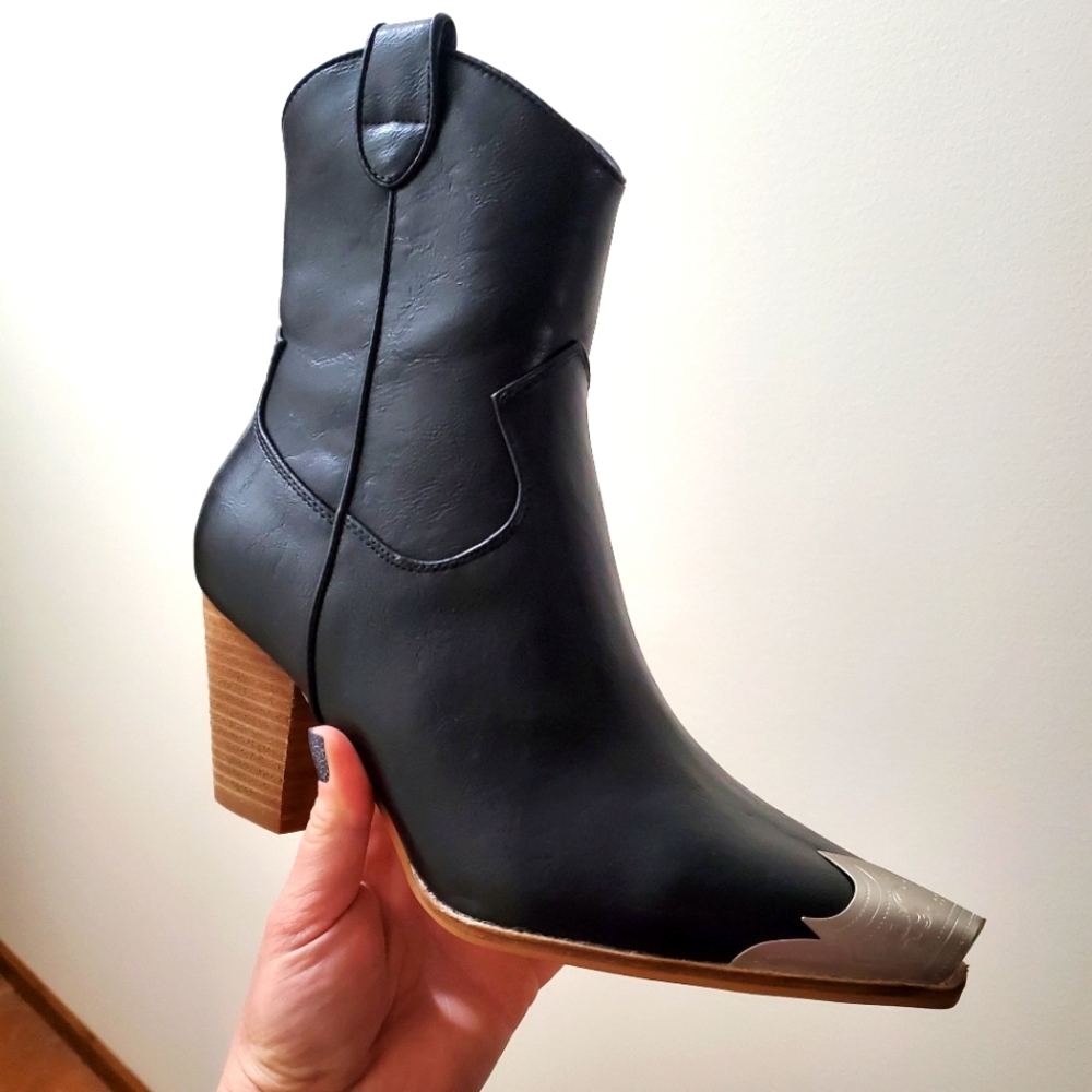 Jackson Hole Black Boots